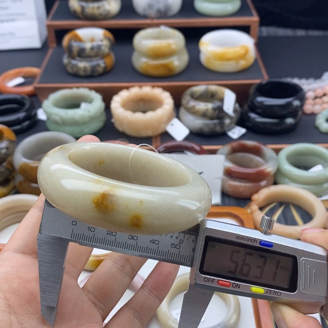 石英质玉未镶嵌手镯