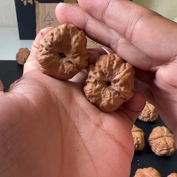 文玩核桃把件蛤蟆头
