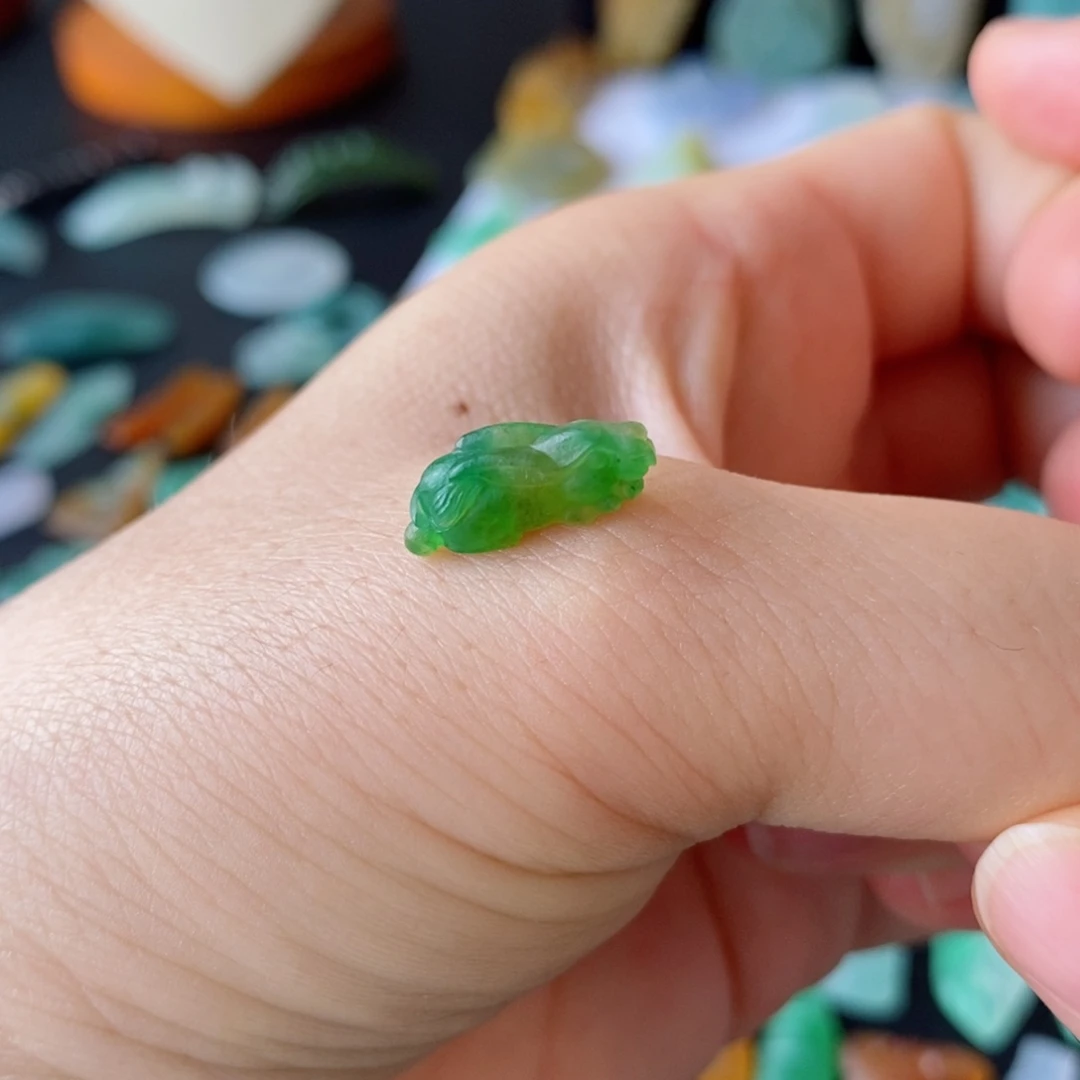 定制翡翠未镶嵌兔子