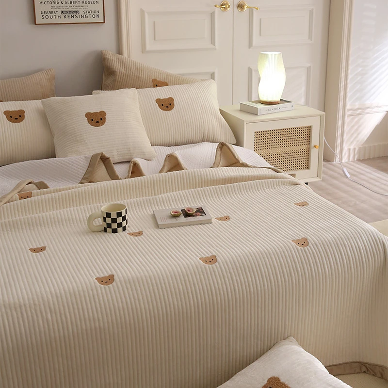 韩国宝宝绒小熊床盖三件套绗缝牛奶绒保暖床单冬季盖毯榻榻米薄垫