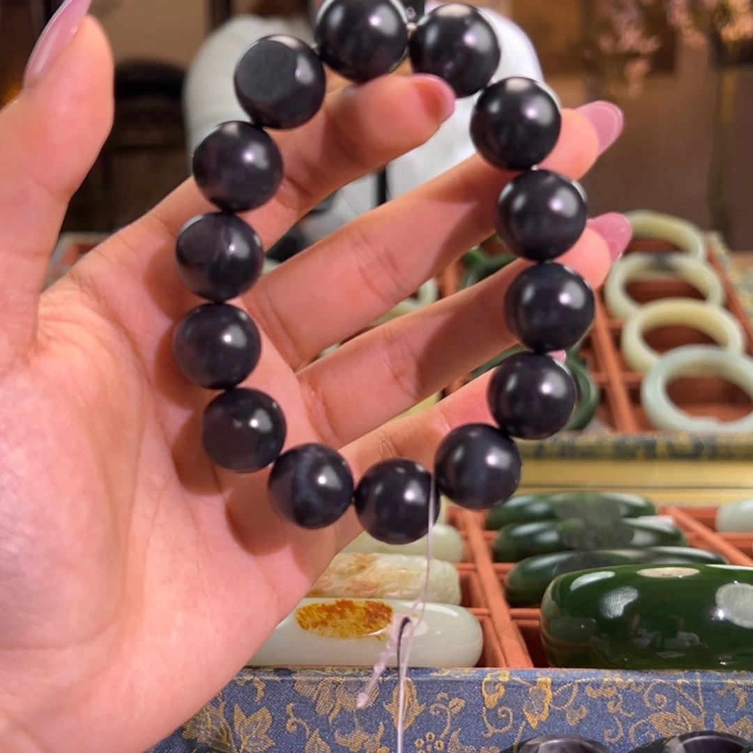和田玉（墨玉）未镶嵌手链