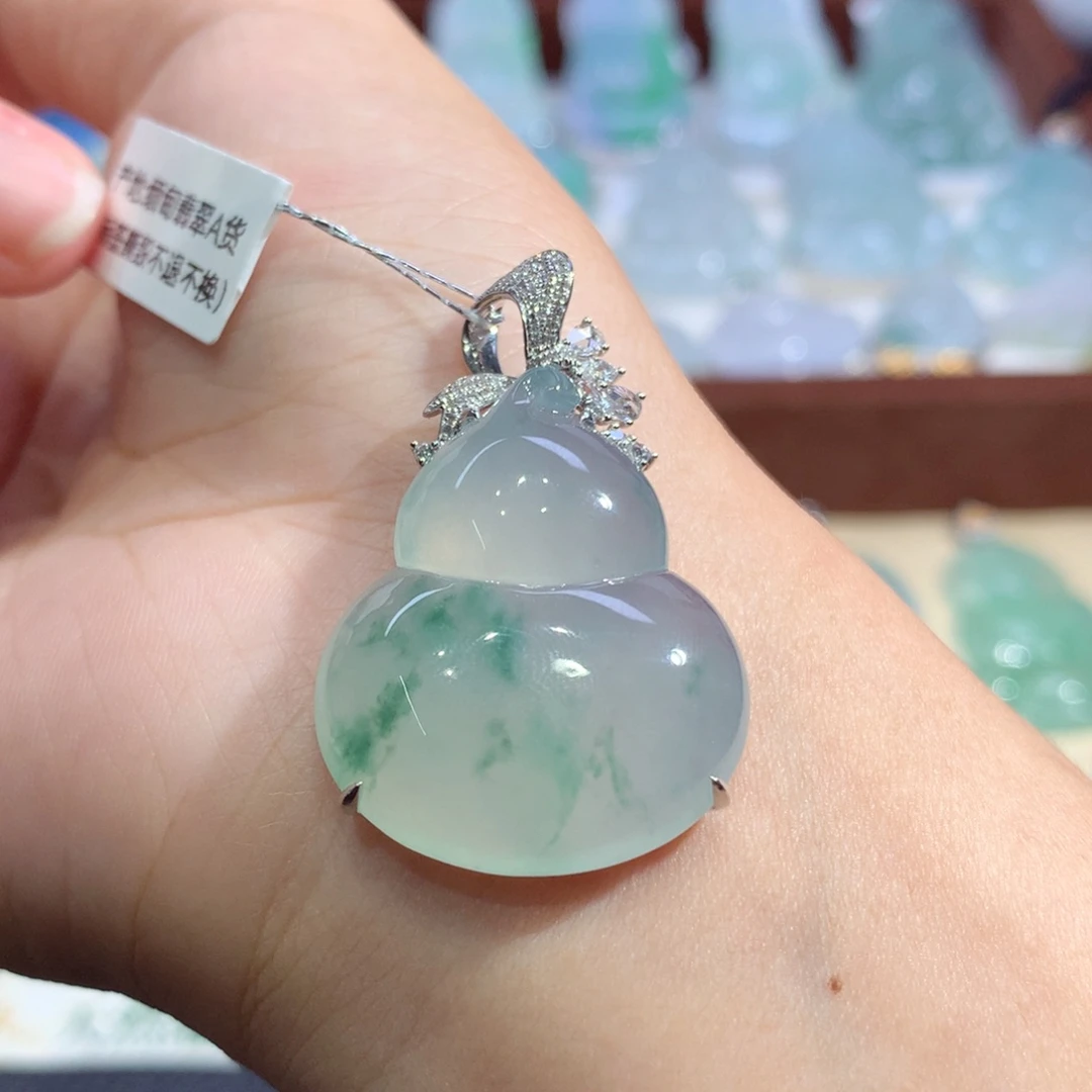 吊坠(不含链)18K金镶嵌翡翠葫芦