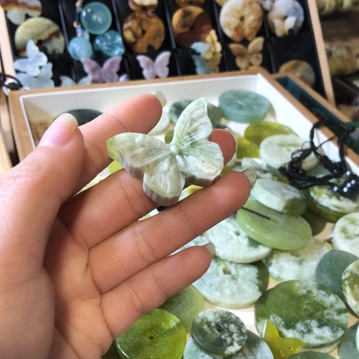 岫玉未镶嵌岫玉花开