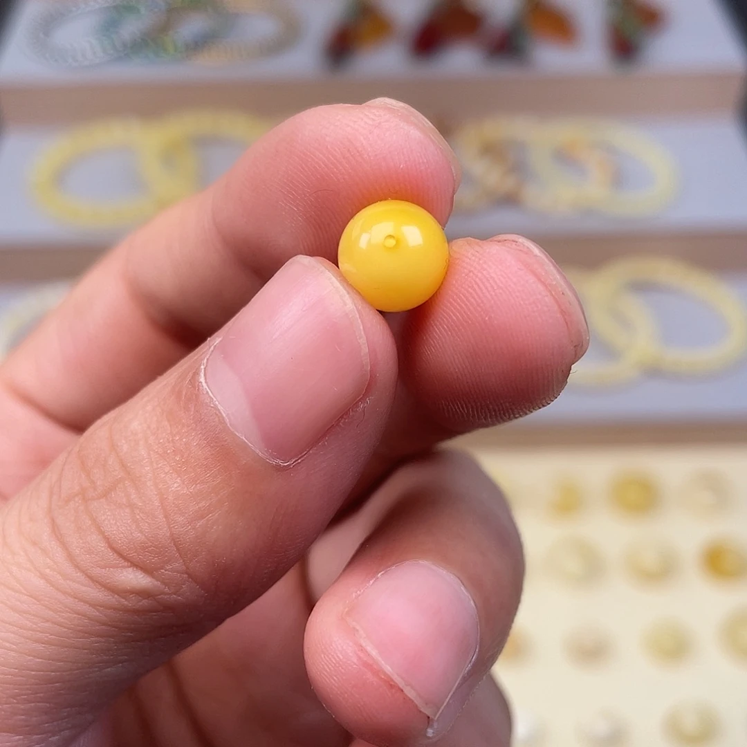 琥珀未镶嵌裸石8.7mm
