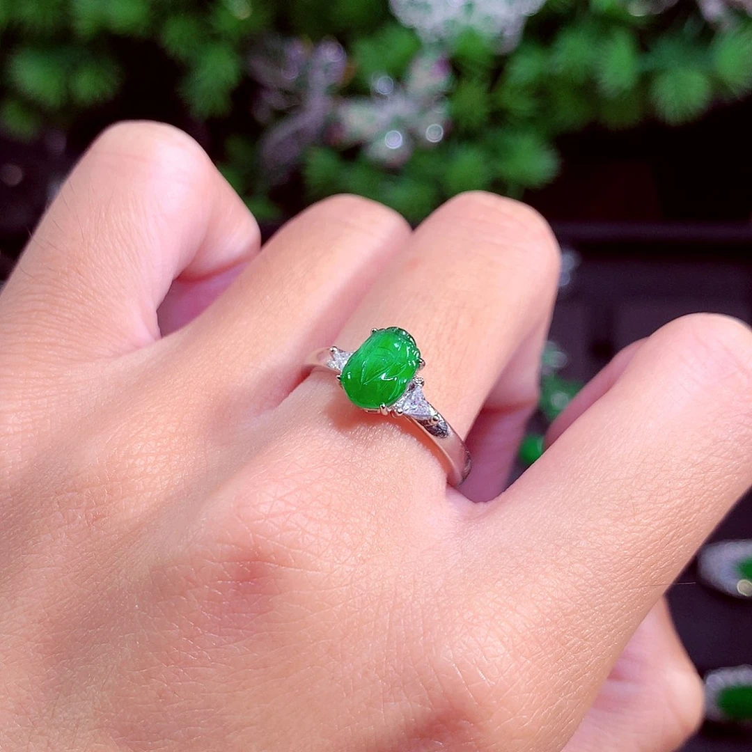 颈饰未镶嵌翡翠天然