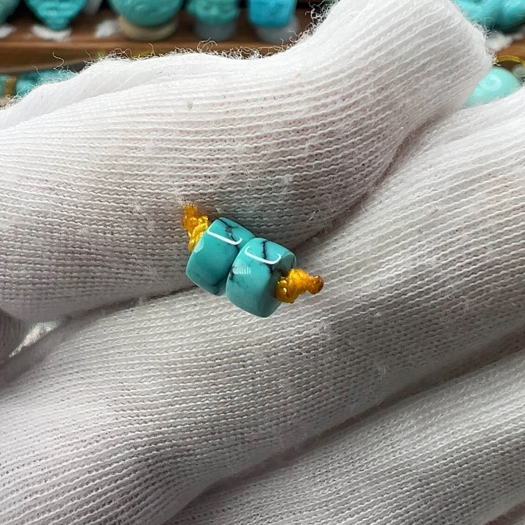 绿松石配饰未镶嵌