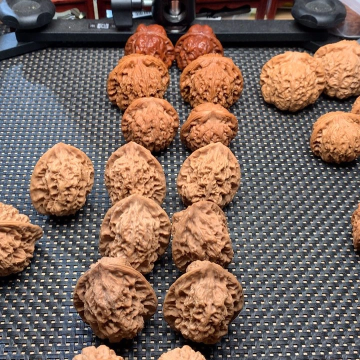 文玩核桃吊坠罗汉头