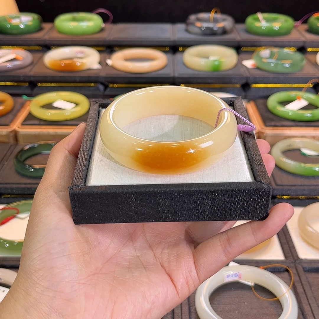 和田玉未镶嵌手镯蜜橘糖