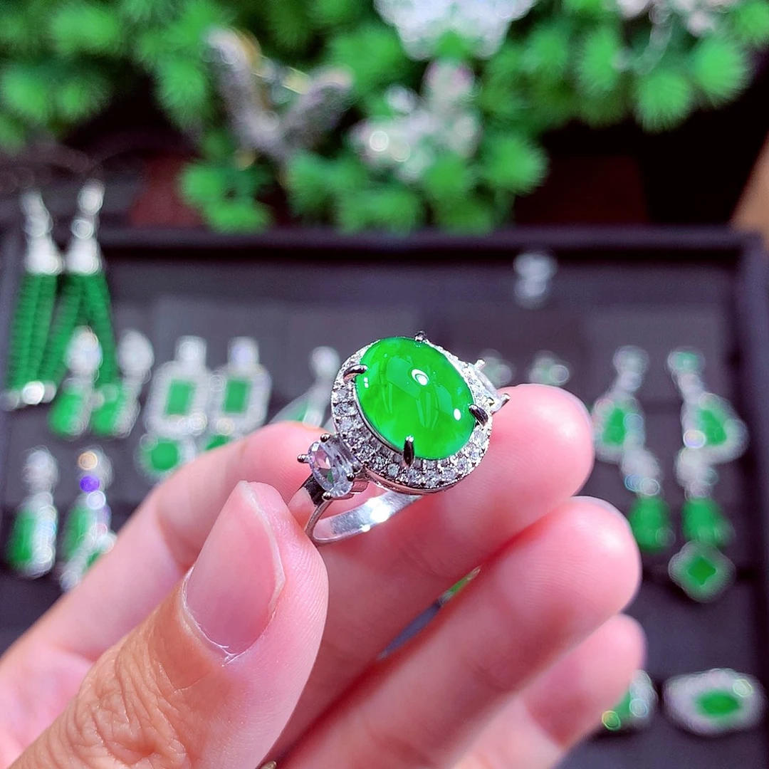 颈饰未镶嵌翡翠天然