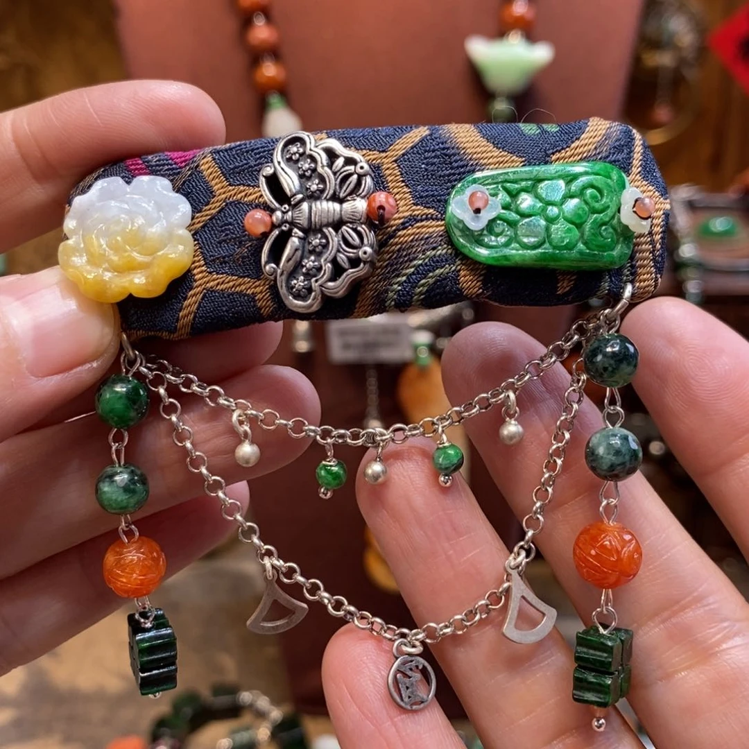 翡翠吊坠(赠链)未镶嵌