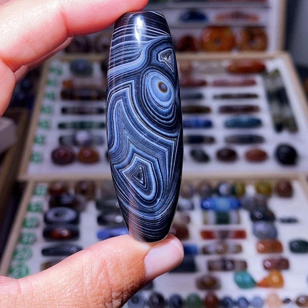 琥珀未镶嵌吊坠………