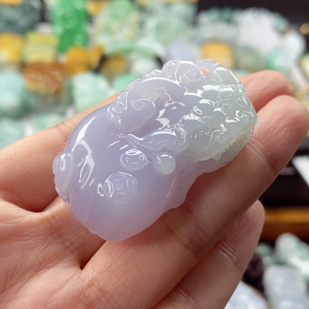 翡翠未镶嵌颈饰貔貅