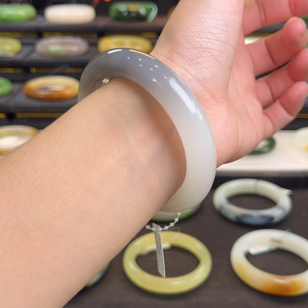 和田玉未镶嵌手镯冰胶紫白半山水