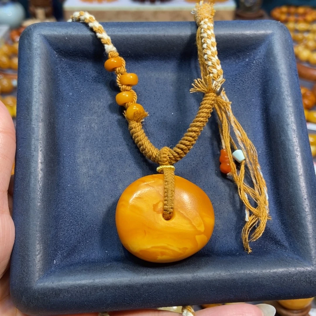 未镶嵌颈饰琥珀蜜蜡