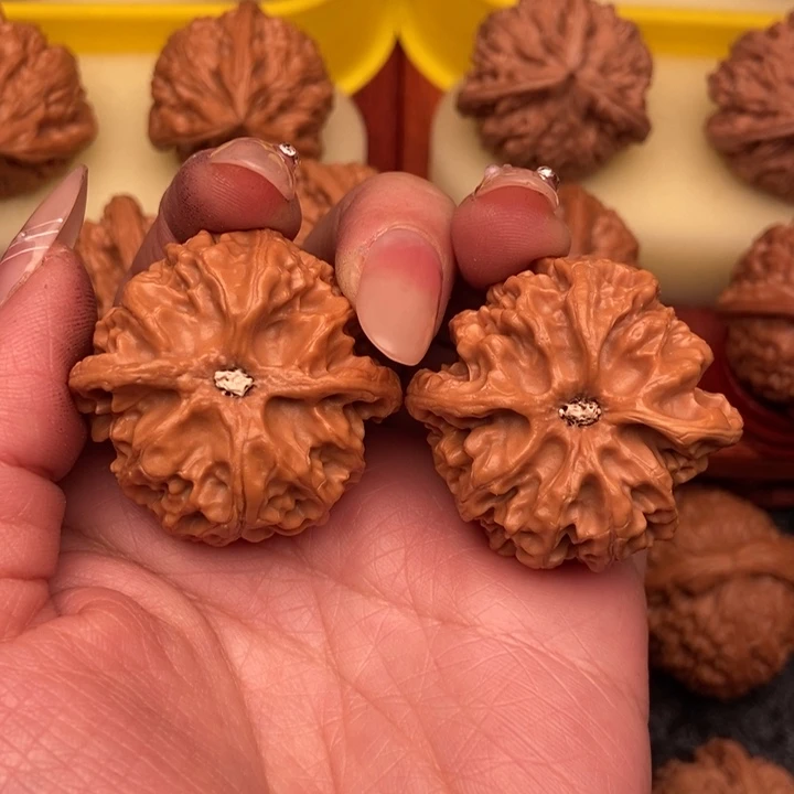 文玩核桃把件新***卓39老树苹果