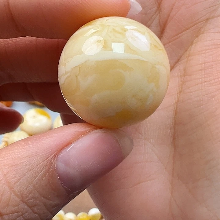 蜜蜡未镶嵌珠宝奇石