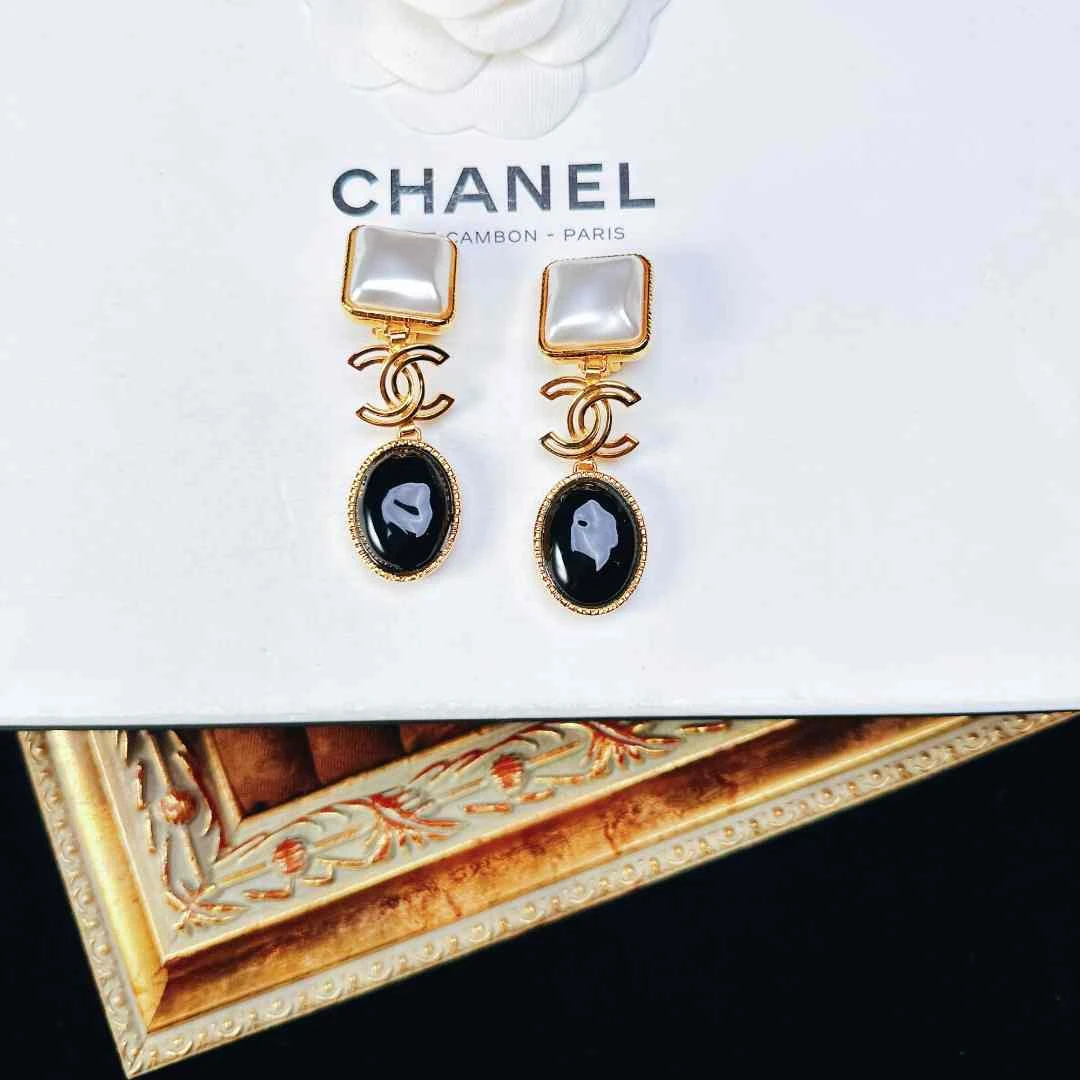 95新 Chanel/香奈儿 柚礼中古/香奈儿马术黑白吊坠耳夹lj508042