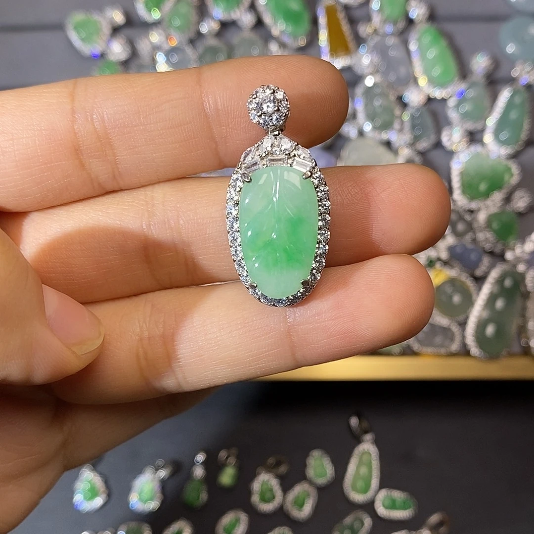 翡翠银S925镶嵌颈饰翡翠