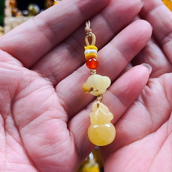 裸石琥珀未镶嵌挂件