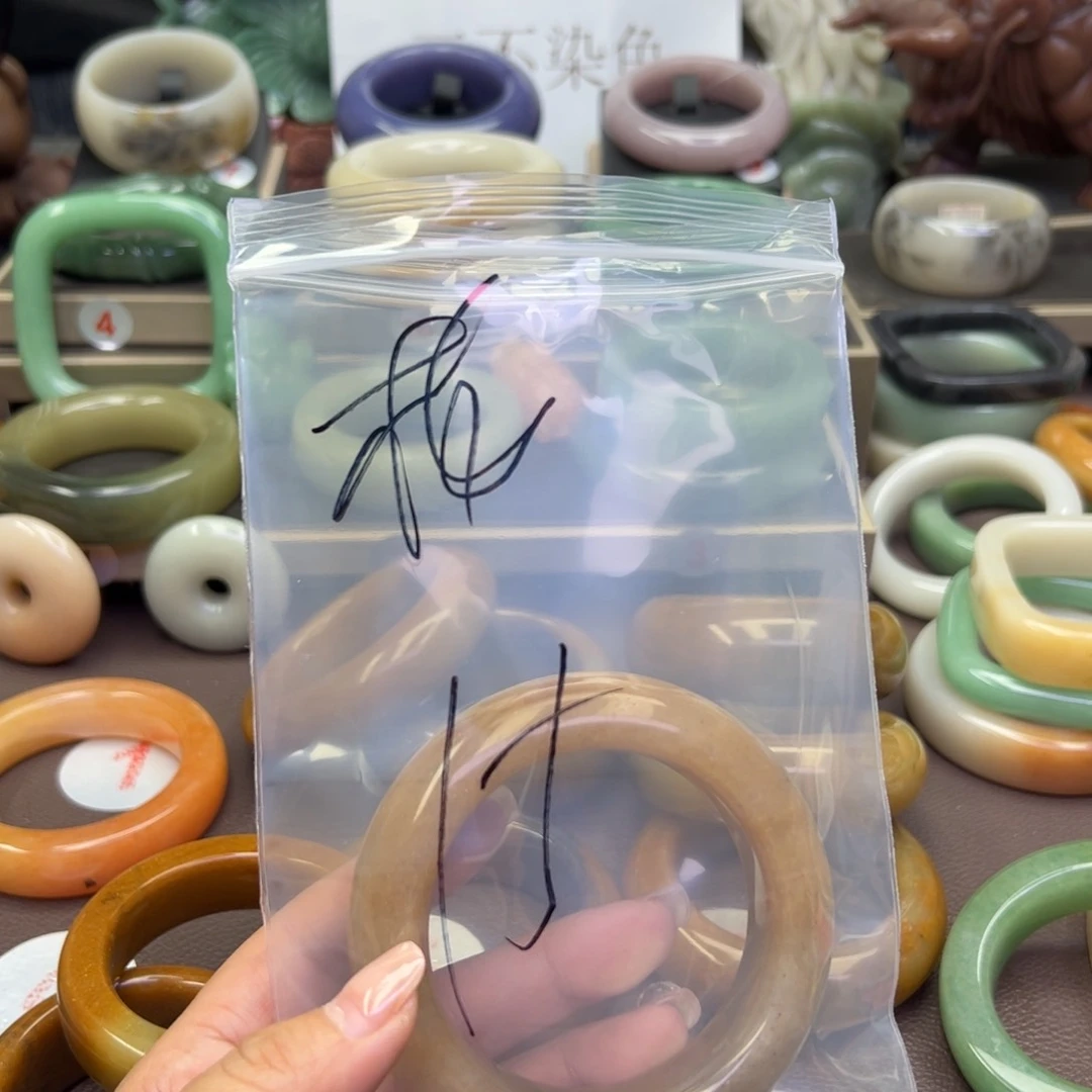 未镶嵌手镯石英岩玉梅**莎