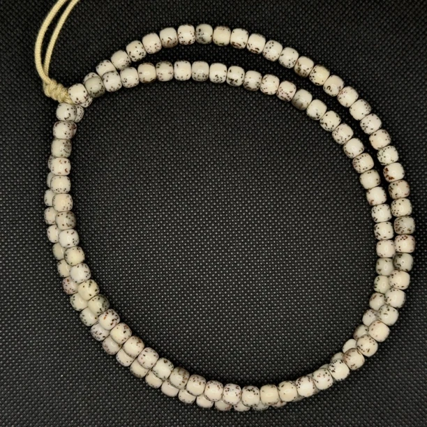 [DADONG] 108星月菩提-同枝石玉料-7mm河豚款长串