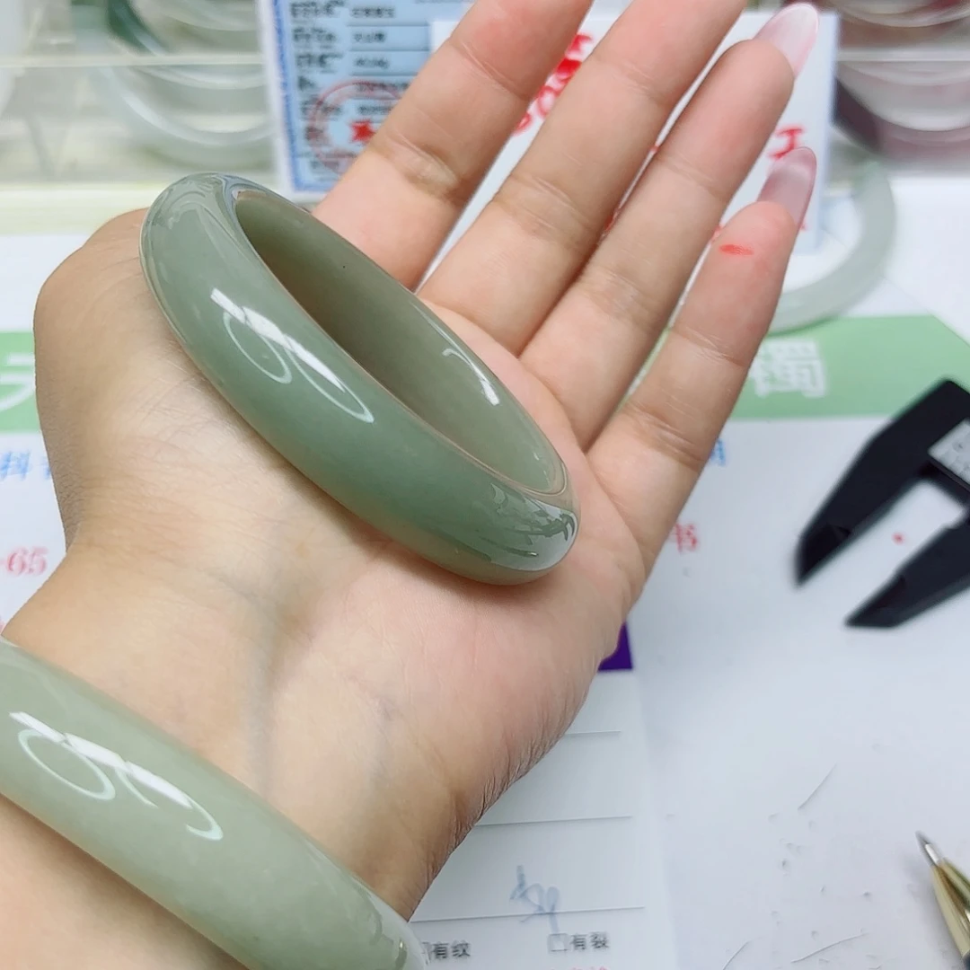 石英质玉未镶嵌手镯51/5453
