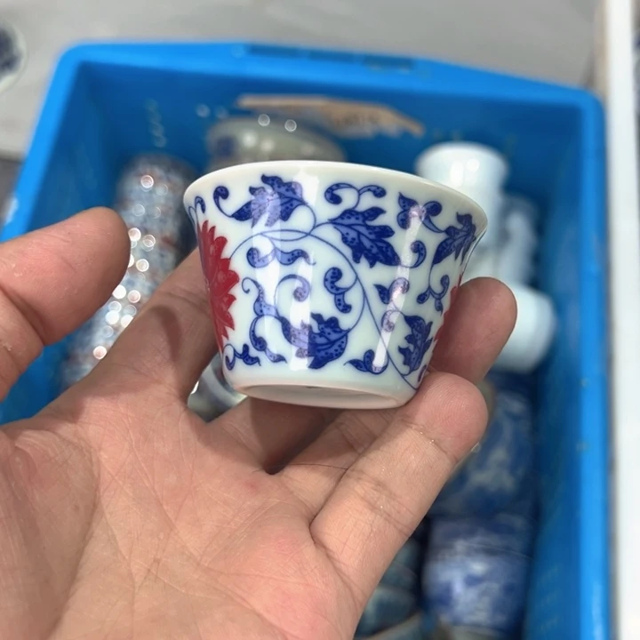 瓷片白青花釉里红缠枝莲斗笠杯