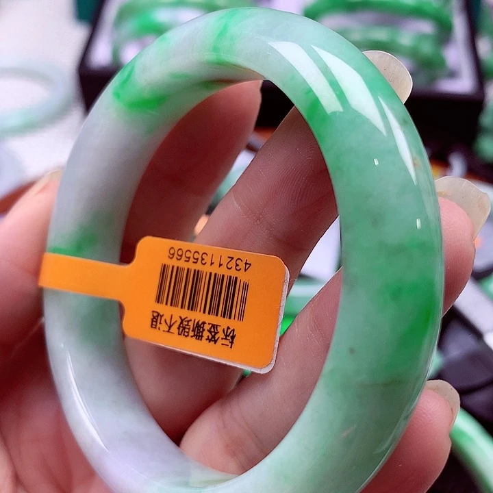 翡翠未镶嵌手镯翡翠