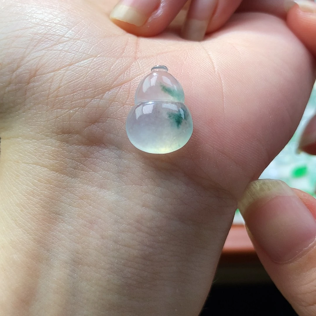 翡翠未镶嵌吊坠(不含链)葫芦
