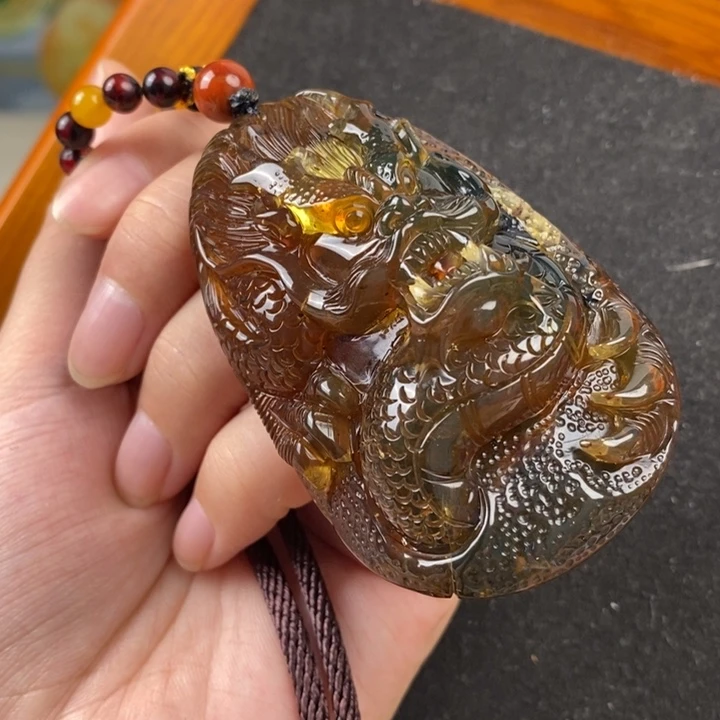 未镶嵌琥珀珠宝奇石