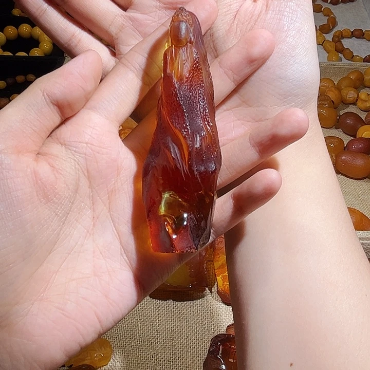 雨***亭琥珀颈饰未镶嵌蜜蜡一念之间摆件