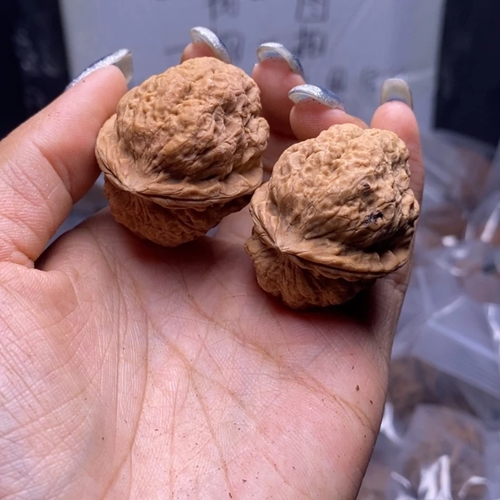 把件文玩核桃云南野生铁核桃135号37mm