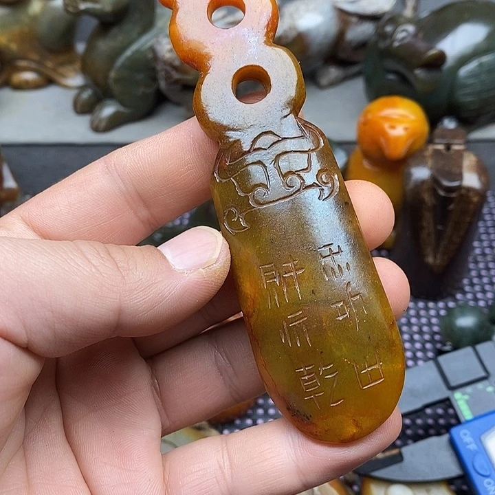 未镶嵌蛇纹石玉颈饰