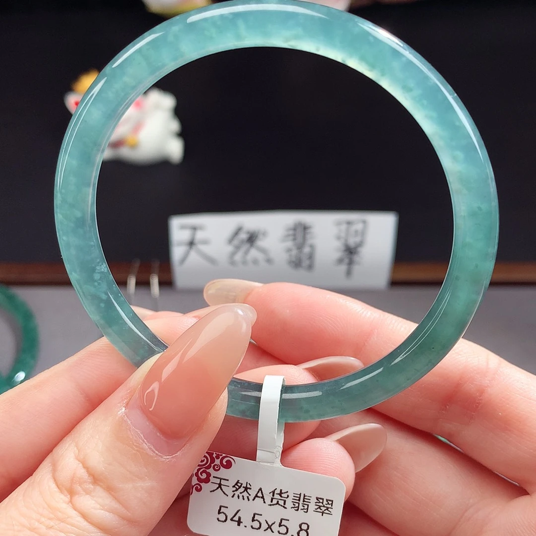 翡翠手镯（圆镯）未镶嵌