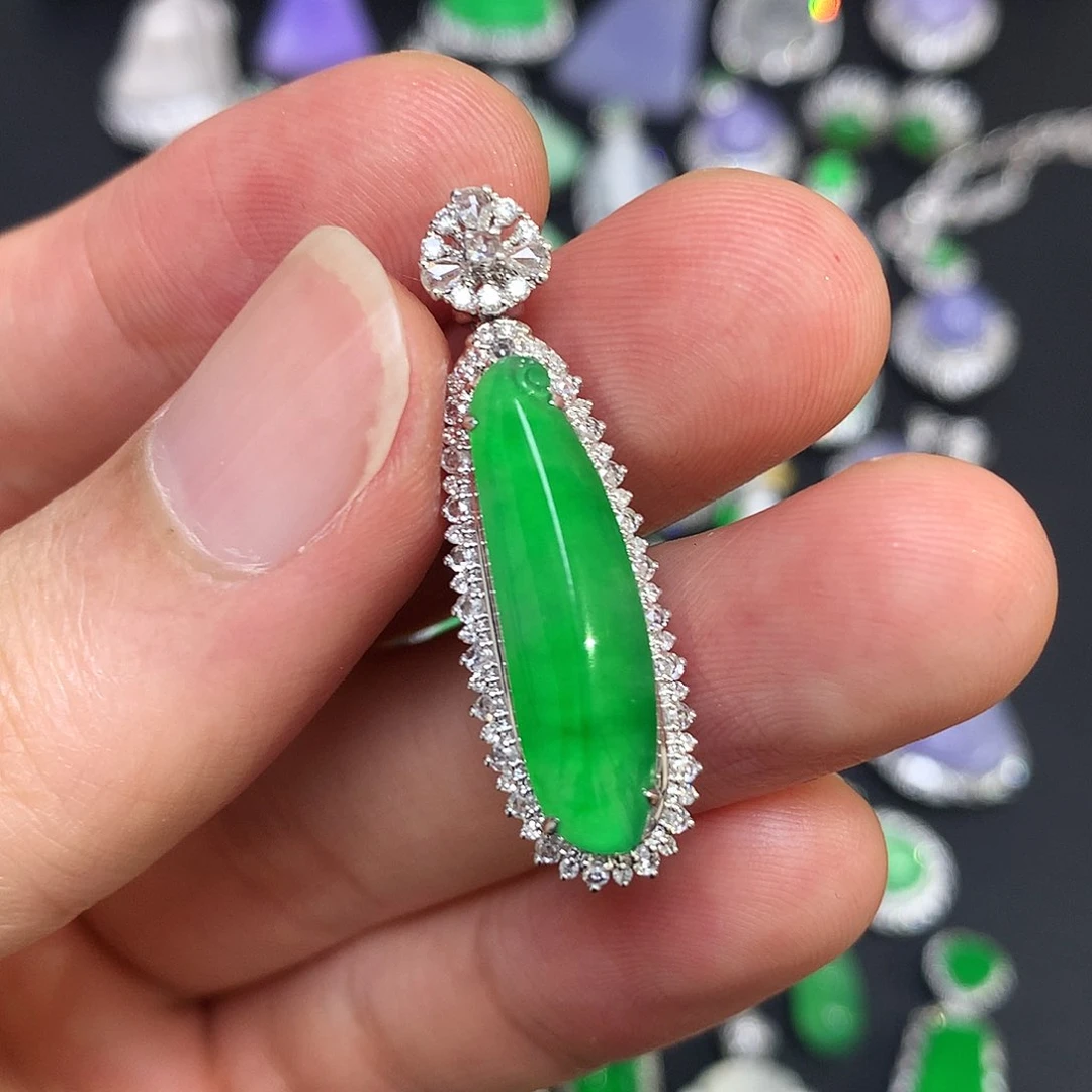 翡翠18K金镶嵌套链