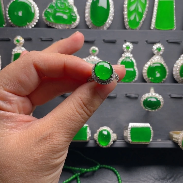 翡翠戒指未镶嵌翡翠戒指