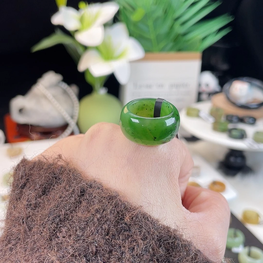 和田玉未镶嵌戒指E72辣绿碧玉墩墩16.9