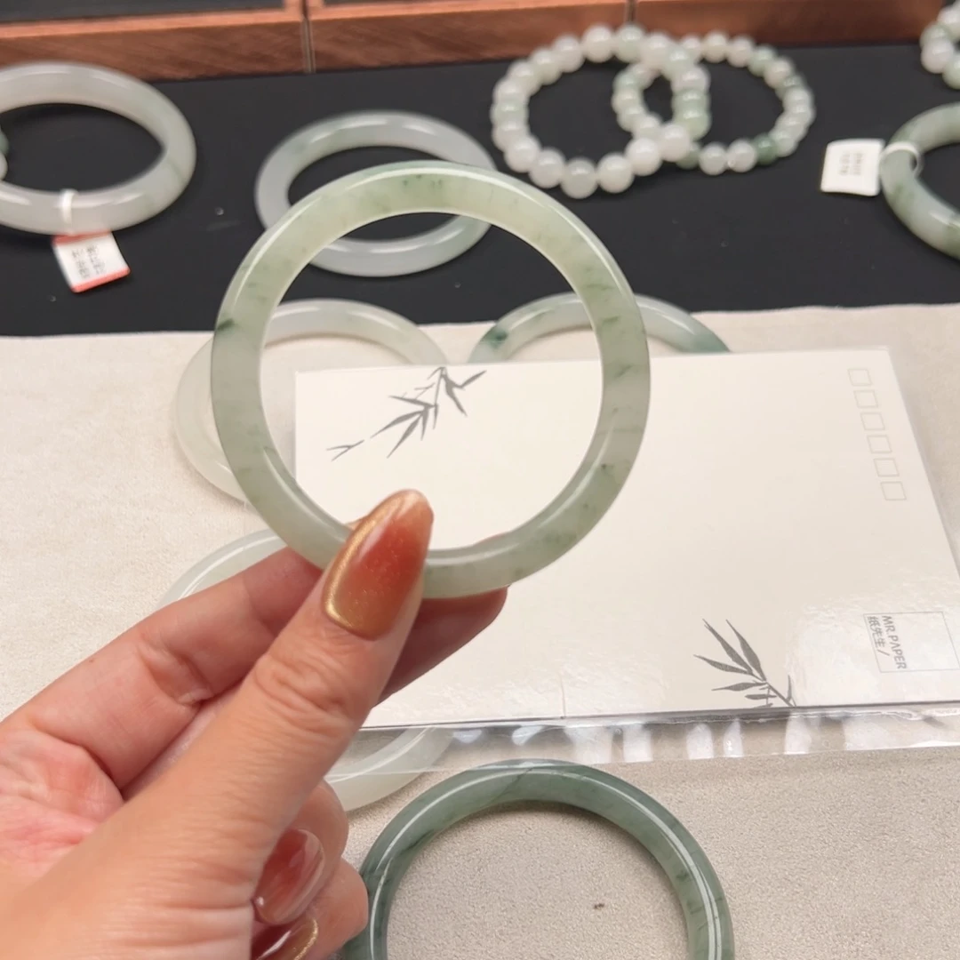 石英质玉手镯未镶嵌92