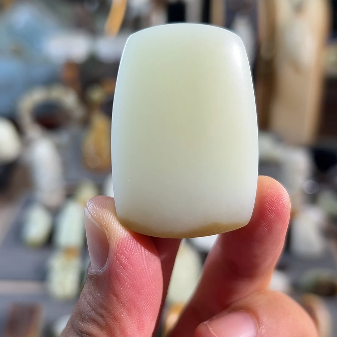 和田玉未镶嵌颈饰俄料