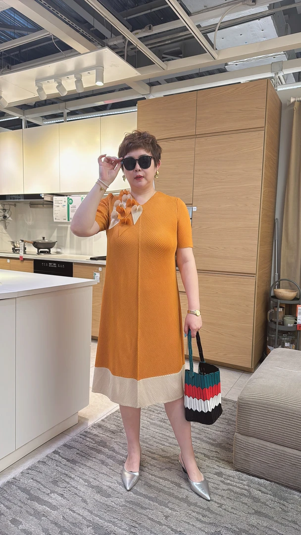 褶皱夏季新款重工钉花褶皱中长裙子宽松气质40-50高档女装