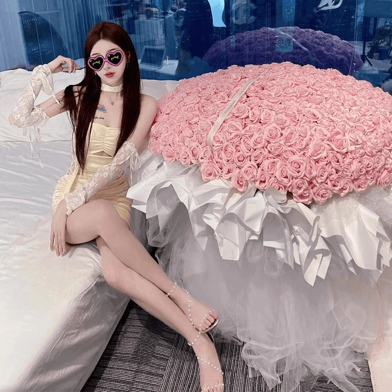 199/365/520/999朵玫瑰大型花束鲜花速递生日送女友老婆同城配送