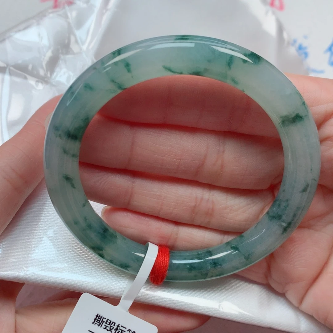 翡翠手镯未镶嵌55.6圆条