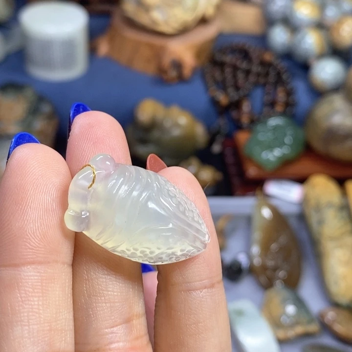 蛇纹石玉吊坠未镶嵌