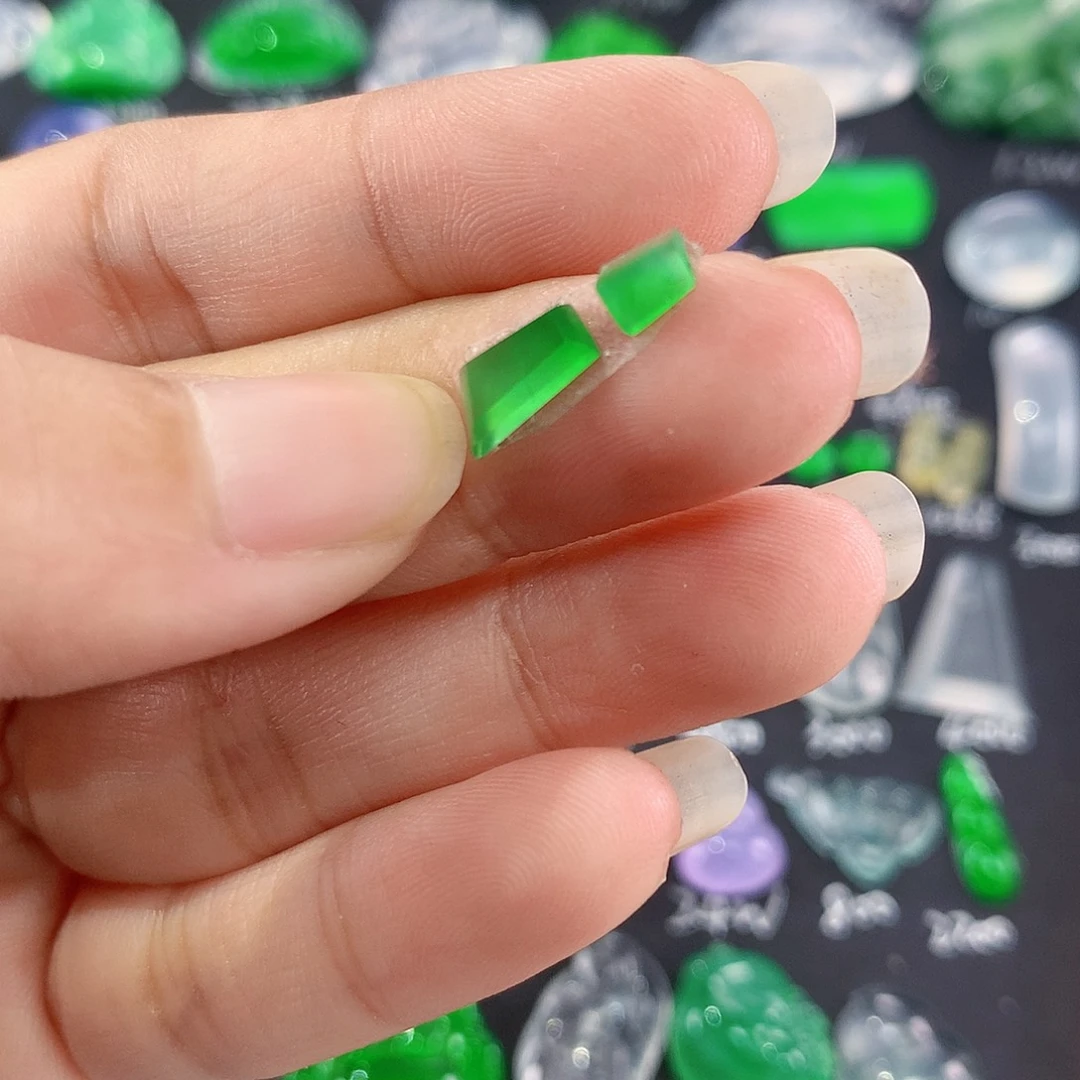 【闪购商品】翡翠颈饰未镶嵌切割2