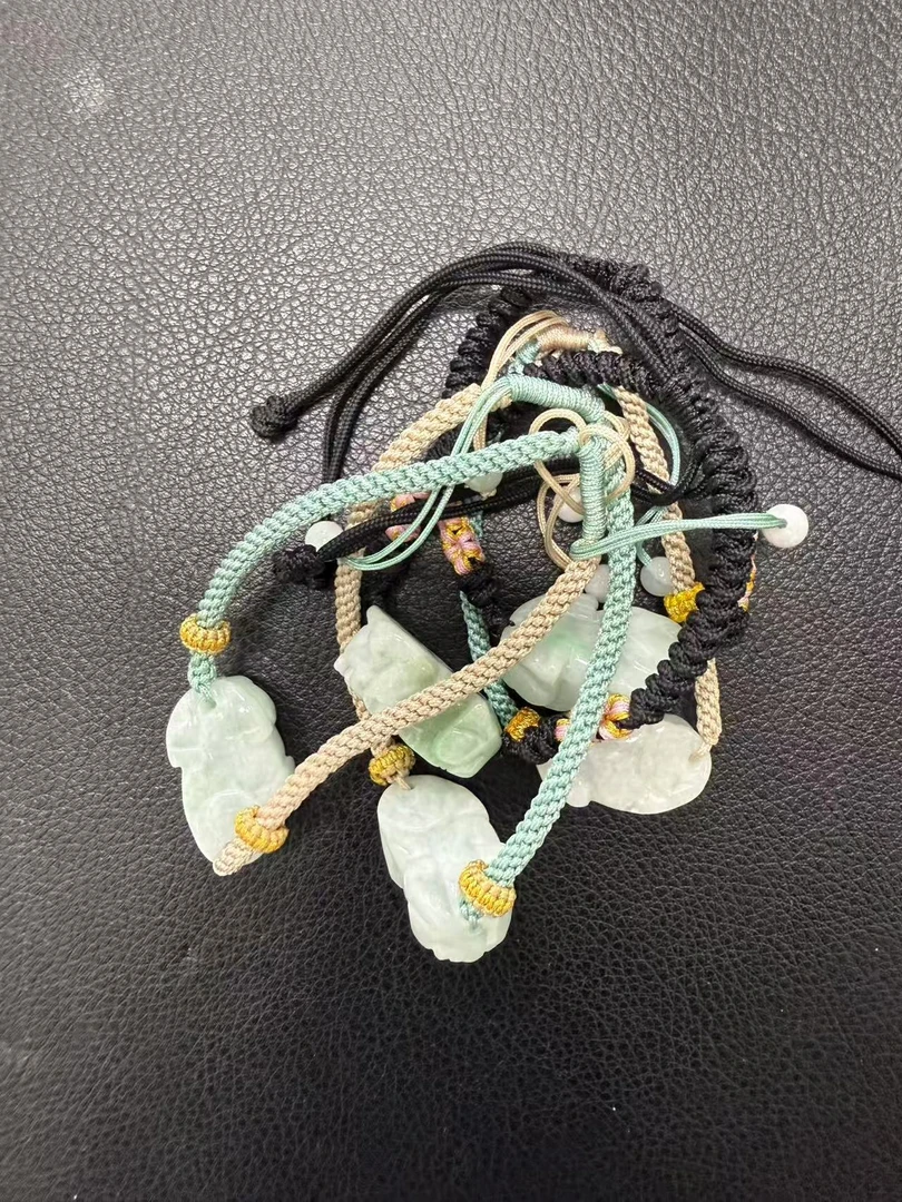 宠粉福利：翡翠貔貅手绳多样性发一件（款式随机）