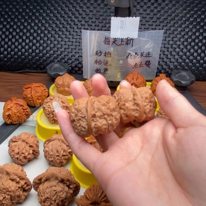 用***7文玩核桃吊坠蛤蟆头
