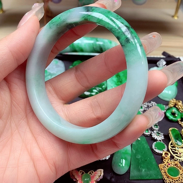 翡翠未镶嵌手镯翡翠