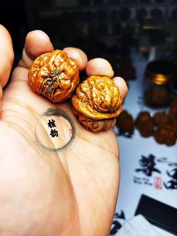 接核桃雕刻定制，