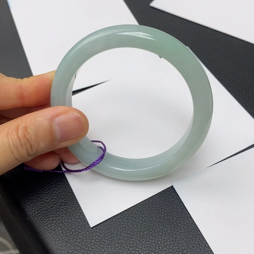 翡翠手镯未镶嵌天然翡翠