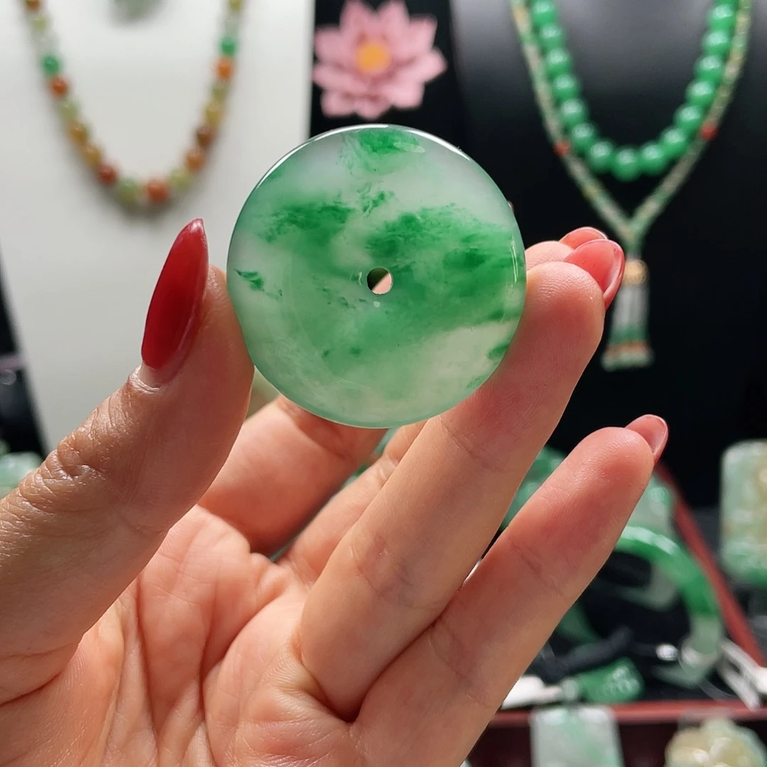石英质玉（非洲翠）未镶嵌吊坠